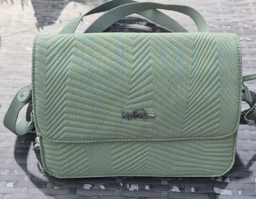 Bnwt kipling venya light - venya, aloe